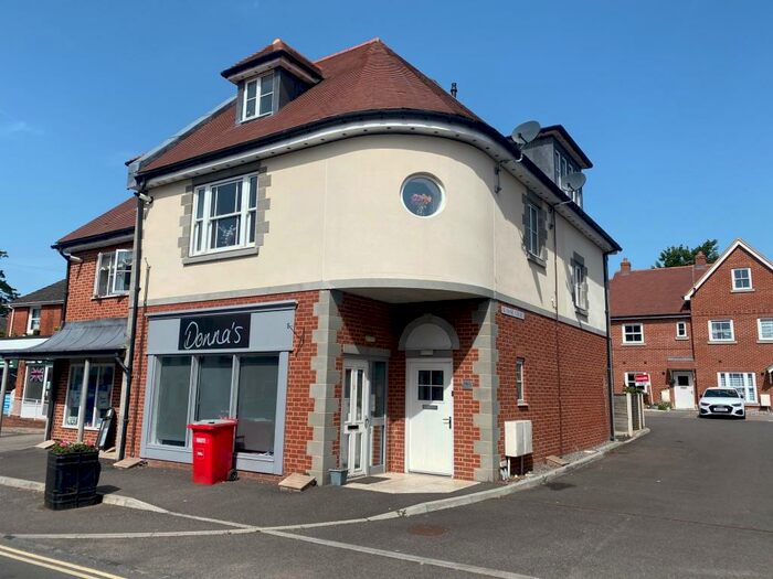 2 Bedroom Apartment To Rent In Sloane Court, Amesbury, SP4