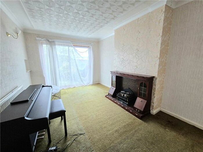 3 Bedroom Bungalow For Sale In Edmunds Avenue, St Pauls Cray, Kent, BR5