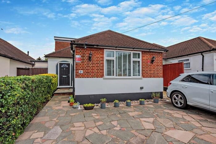4 Bedroom Bungalow To Rent In Woodford Crescent, Pinner, HA5