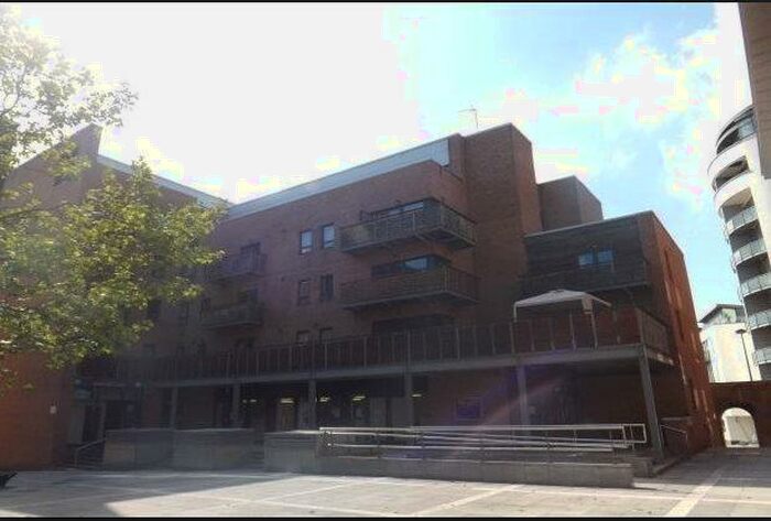 2 Bedroom Flat To Rent In Staten Court, Tradewind Square, L1