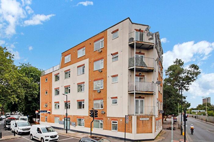 2 Bedroom Flat To Rent In Verney Road, South Bermondsey, London, SE16