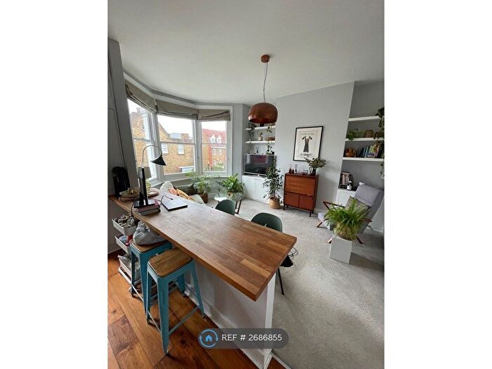 2 Bedroom Flat To Rent In Stapleton Hall Road, London, N4