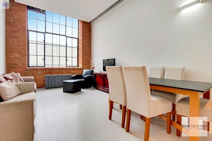 3 Bedroom Flat To Rent In Pentonville Road, Islington, London, N1