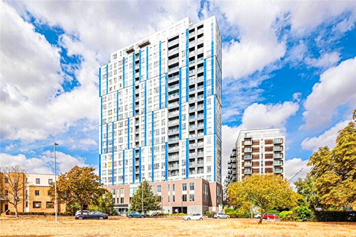 2 Bedroom Apartment To Rent In Cotterells, Hemel Hempstead, Hertfordshire, HP1