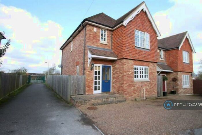 3 Bedroom Detached House To Rent In Hazlitts Place, Maidstone, ME15