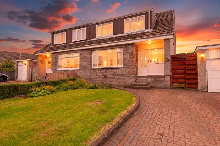 3 Bedroom Semi-Detached House For Sale In Birkdale Drive, EH52