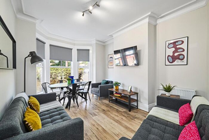 7 Bedroom House To Rent In Victoria Road, Leeds, LS6