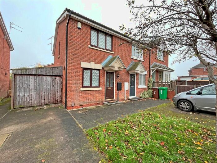 2 Bedroom End Of Terrace House To Rent In Babbacombe Drive, Nottingham, NG5