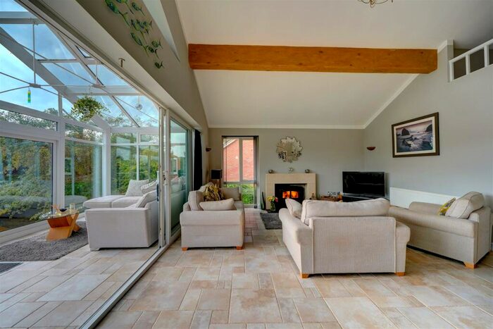 2 Bedroom Detached Bungalow For Sale In Severn Meadow, Astley Burf, Stourport-On-Severn, DY13