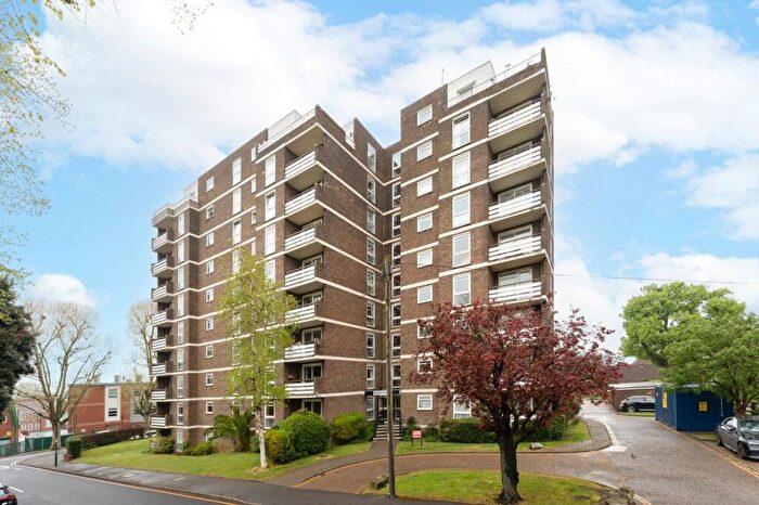 2 Bedroom Apartment For Sale In Manor Park Road, Sutton, SM1