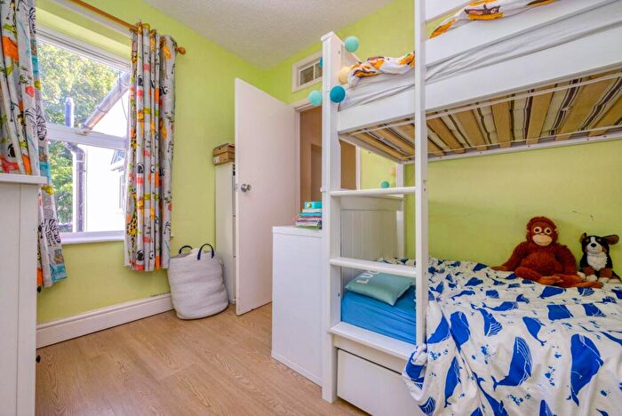 3 Bedroom Terraced House For Sale In Newport Road, Reading, RG1