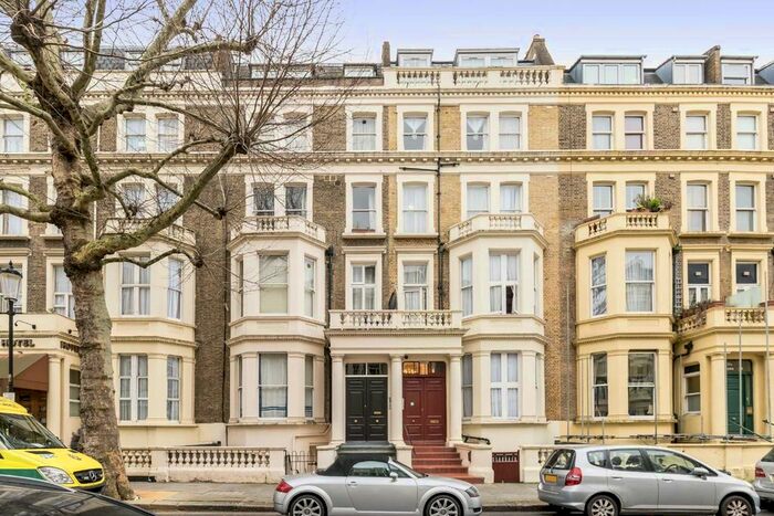 2 Bedroom Flat To Rent In Penywern Road, London, SW5
