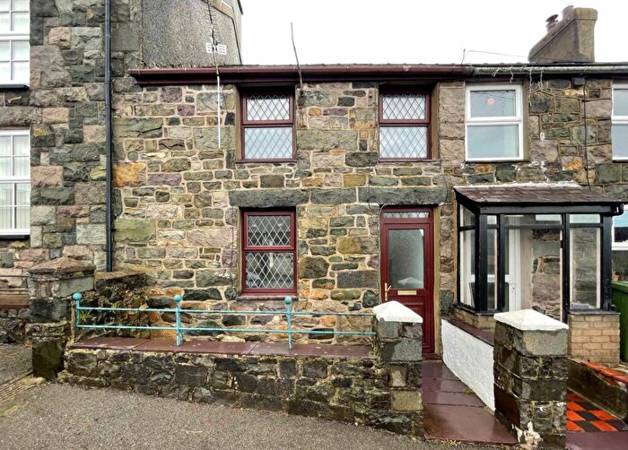2 Bedroom Terraced House For Sale In Rhostryfan, Caernarfon, Gwynedd, LL54