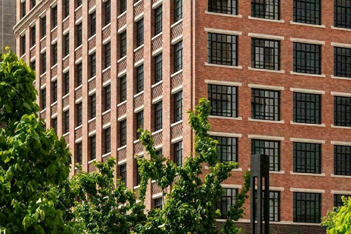 2 Bedroom Apartment For Sale In Canary Wharf, London, E14