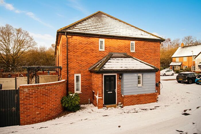 2 Bedroom End Of Terrace House For Sale In Potters Way, Poringland, Norwich, NR14