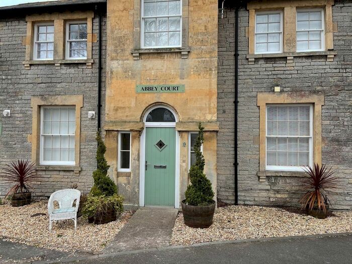 1 Bedroom Flat To Rent In Abbey Court, Benedict Street, Glastonbury, BA6