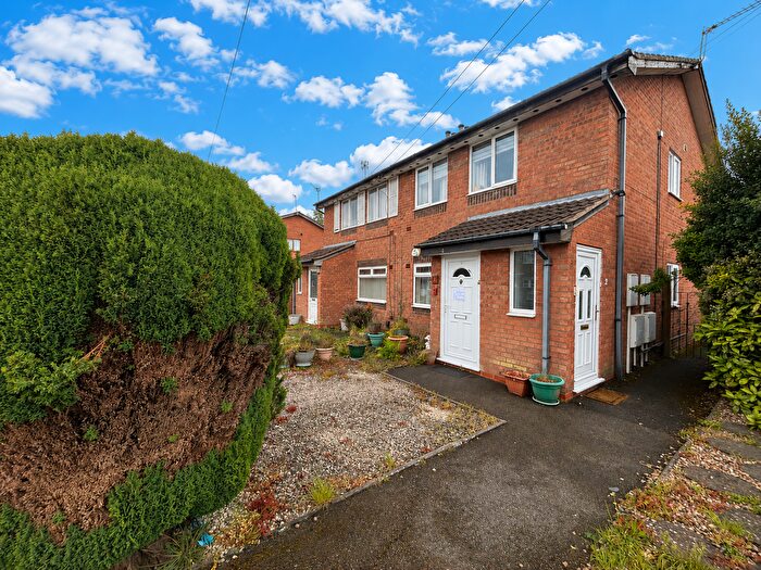 2 Bedroom Maisonette To Rent In Holbein Close, Bedworth, CV12