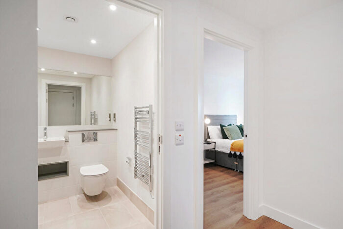 2 Bedroom Apartment To Rent In Francis House, SL6