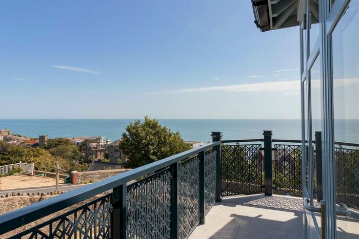 2 Bedroom Apartment To Rent In Bellevue Road, Ventnor, PO38