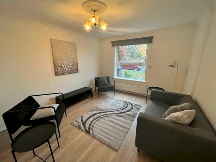 2 Bedroom Flat To Rent In Metchley Drive, Harborne, Birmingham, B17