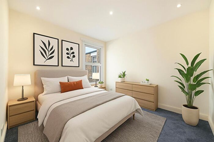 2 Bedroom Flat To Rent In John Ruskin Street, London, SE5