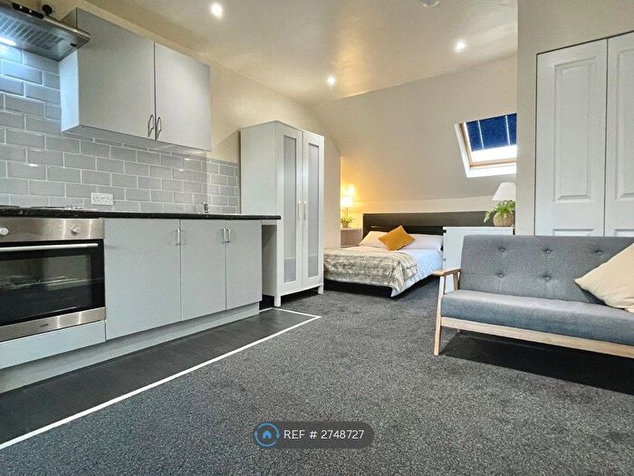 1 Bedroom Flat To Rent In Landseer Avenue, Leeds, LS13