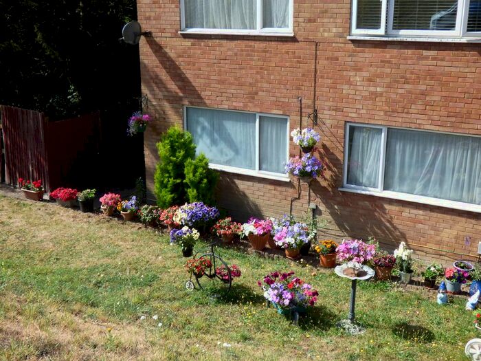 2 Bedroom Maisonette To Rent In Brendon Ave, Luton, LU2