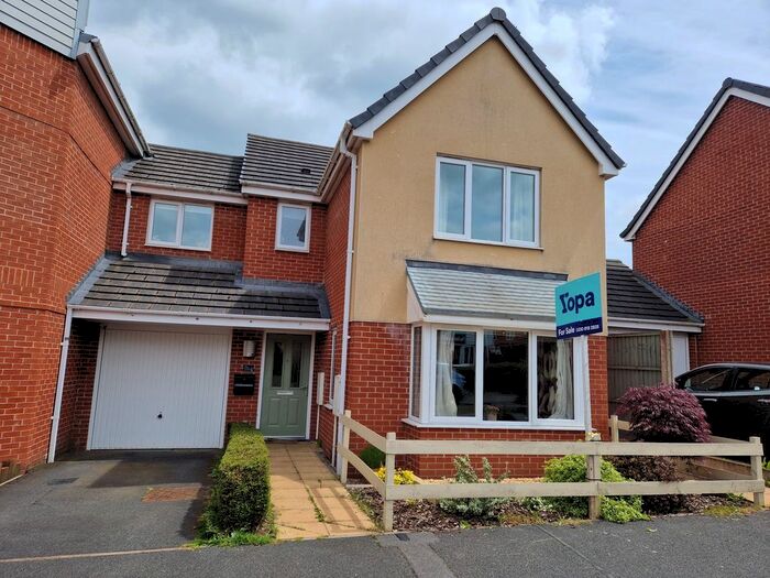 3 Bedroom Semi-Detached House For Sale In Main Street, Weston Heights, Stoke-On-Trent, ST3