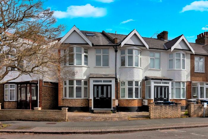2 Bedroom Terraced House To Rent In Hutton Grove, London, N12