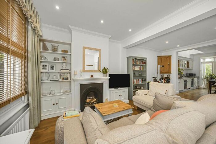 2 Bedroom House To Rent In Sabine Road, Battersea, SW11