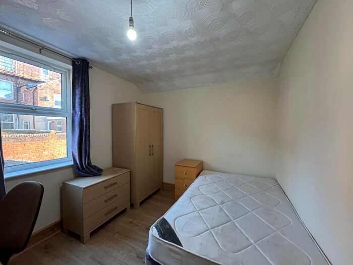 7 Bedroom Semi-Detached House To Rent In Seely Road, Nottingham, Nottinghamshire, NG7