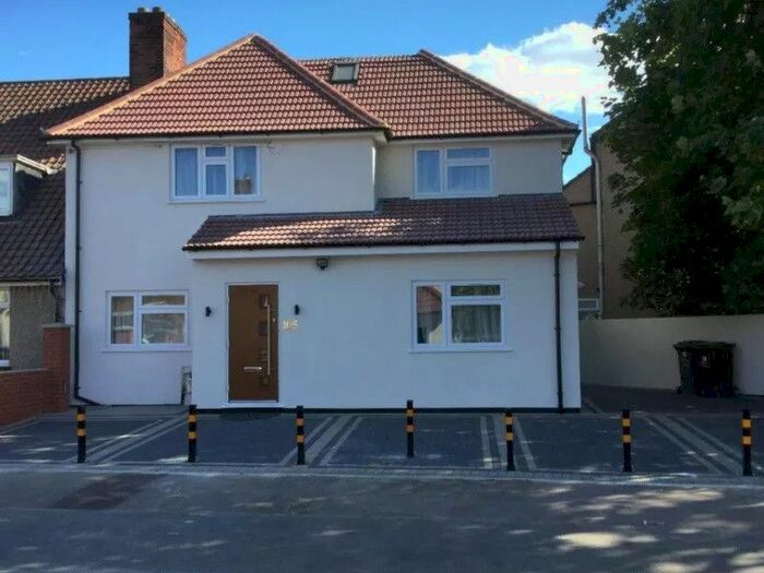 Studio To Rent In Arnold Road, Dagenham, Essex RM9