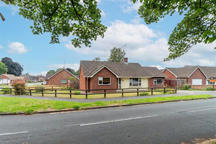 3 Bedroom Detached Bungalow For Sale In Wyndham Way, Newmarket, CB8