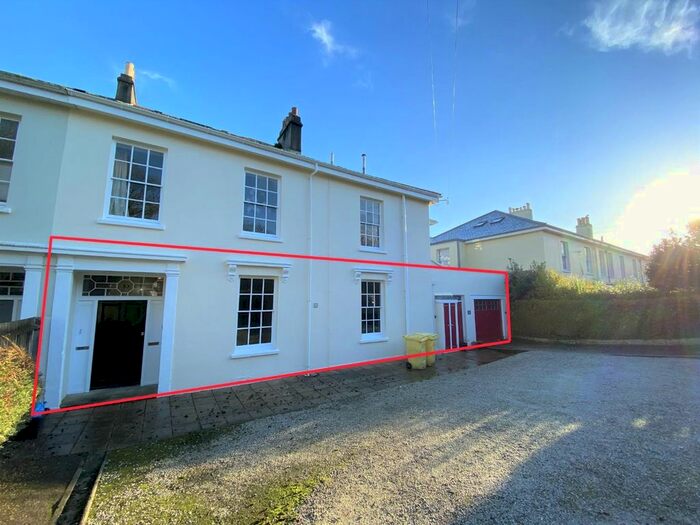 2 Bedroom Flat To Rent In Woodlane, Falmouth, TR11