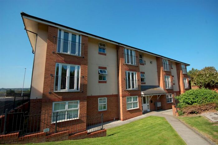 2 Bedroom Flat To Rent In Hillcrest Court, Wallasey, CH44