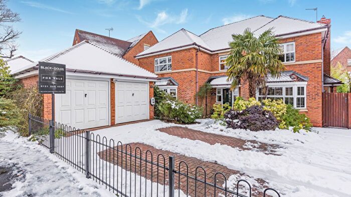 5 Bedroom Detached House For Sale In Rumbush Lane, Shirley, Solihull, B90