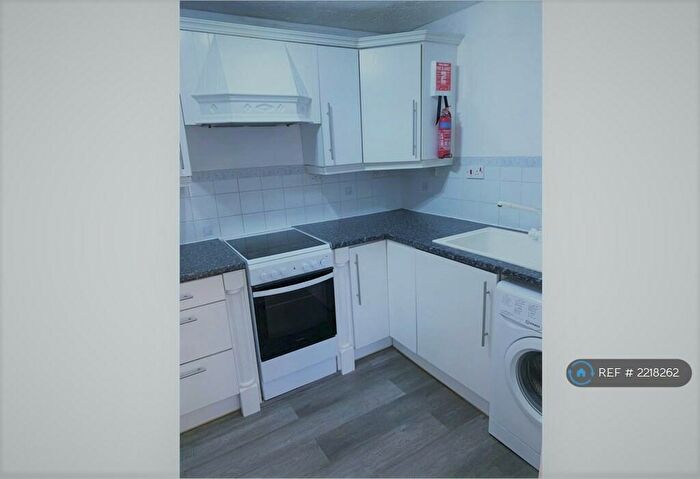 1 Bedroom Flat To Rent In Woodland Grove, Epping, CM16
