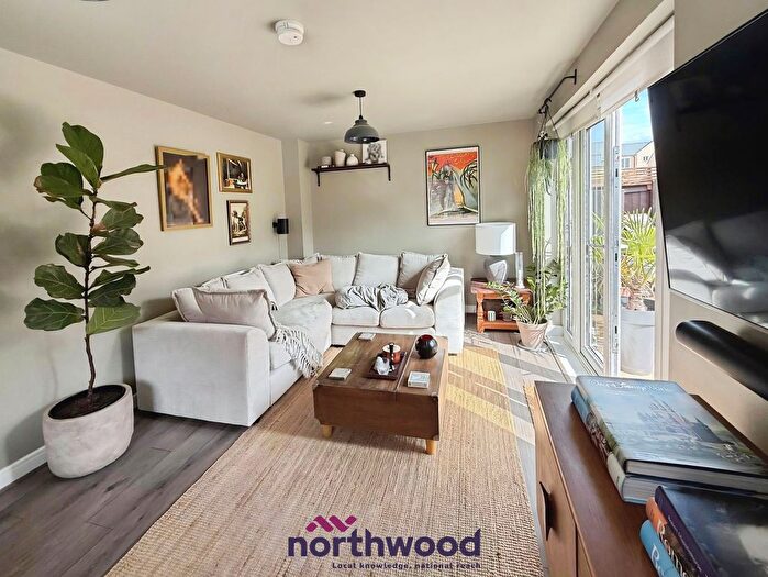 3 Bedroom Detached House For Sale In Calves Close, Cranbrook, EX5