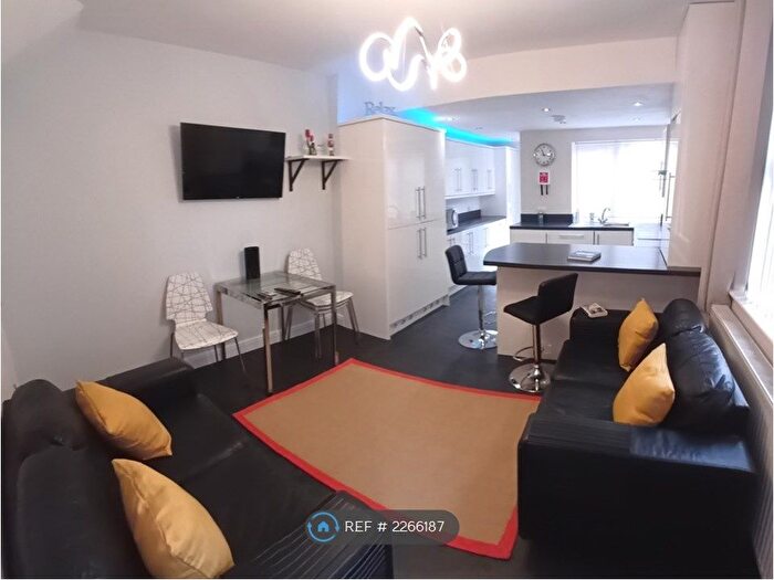 6 Bedroom End Of Terrace House To Rent In Huntingdon Street, Nottingham, NG1