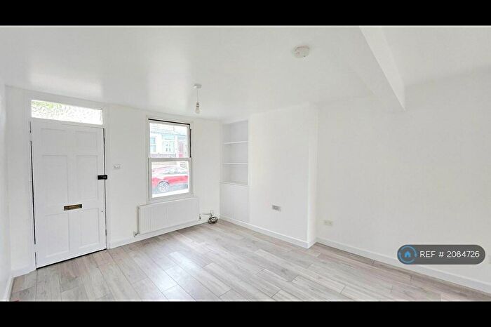 2 Bedroom End Of Terrace House To Rent In Brook Street, Erith, DA8