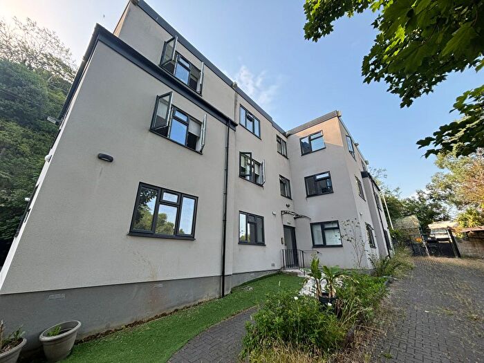 2 Bedroom Property To Rent In Teignmouth Road, Torquay, TQ1