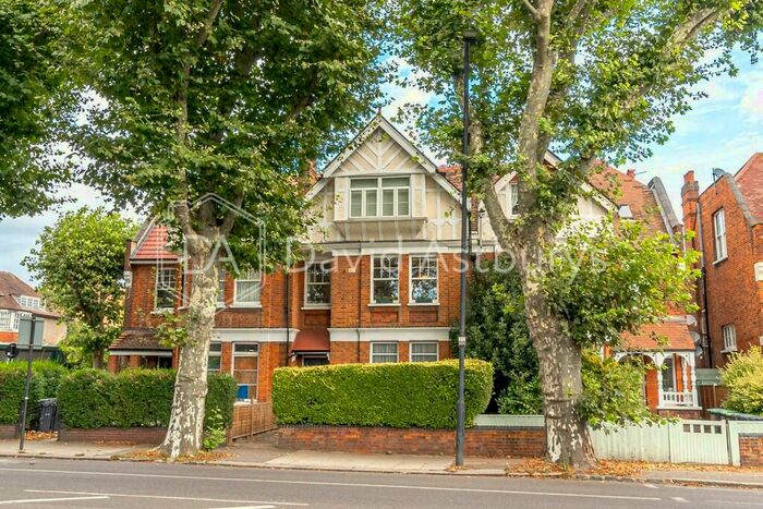 2 Bedroom Apartment To Rent In Priory Road, Crouch End, London, N8