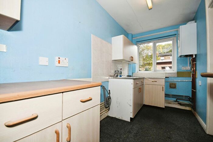 2 Bedroom Flat For Sale In Nether Edge Road, Sheffield, South Yorkshire, S7