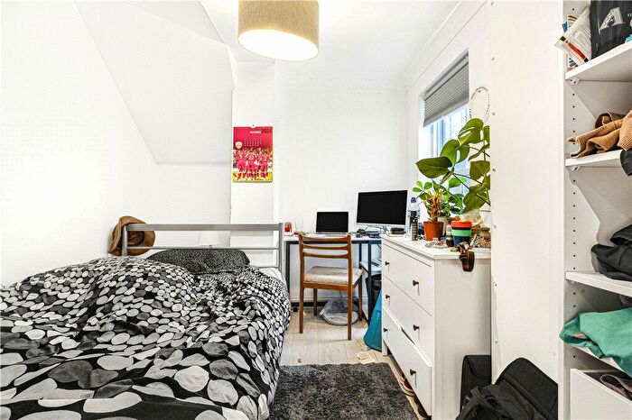 3 Bedroom Terraced House For Sale In Ellesmere Road, London, E3