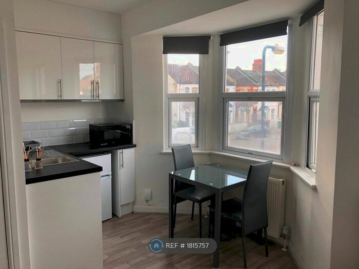 Studio To Rent In Hector Street, London, SE18