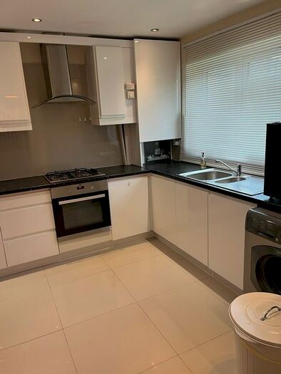 3 Bedroom Semi-Detached House To Rent In Toronto Road, Tilbury, RM18