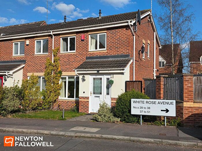 3 Bedroom Semi-Detached House To Rent In White Rose Avenue, Mansfield, NG18