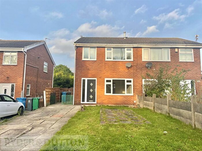 3 Bedroom Semi-Detached House To Rent In The Fairway, Manchester, Greater Manchester, M40