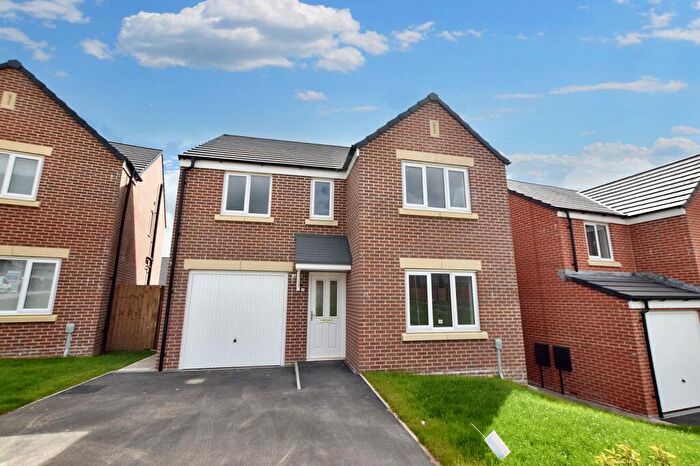 4 Bedroom Detached House To Rent In Chestnut Avenue, Blackburn, BB1