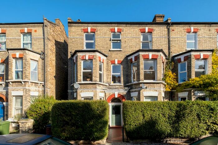 2 Bedroom Flat To Rent In Lambert Road, London, SW2